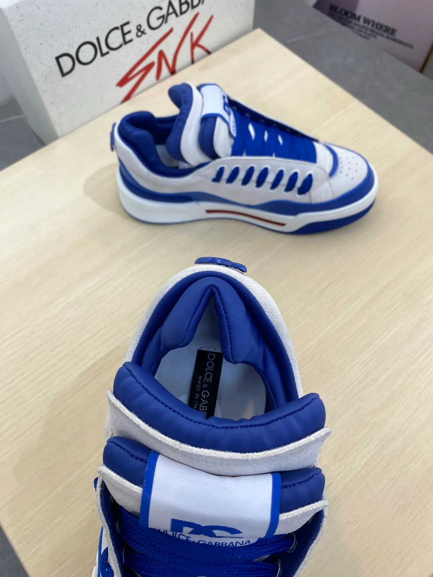 P740••New arrivals••Dolce&Gabbana••DG✔️High-end men's sports•casual shoes. Original goods from top counters. Original imported cowhide, multi-material splicing design ➕Imported cowhide lining, cowhide feet ➕Original TPR elastic outsole.  Size: 39-44 (38, 45 customized)